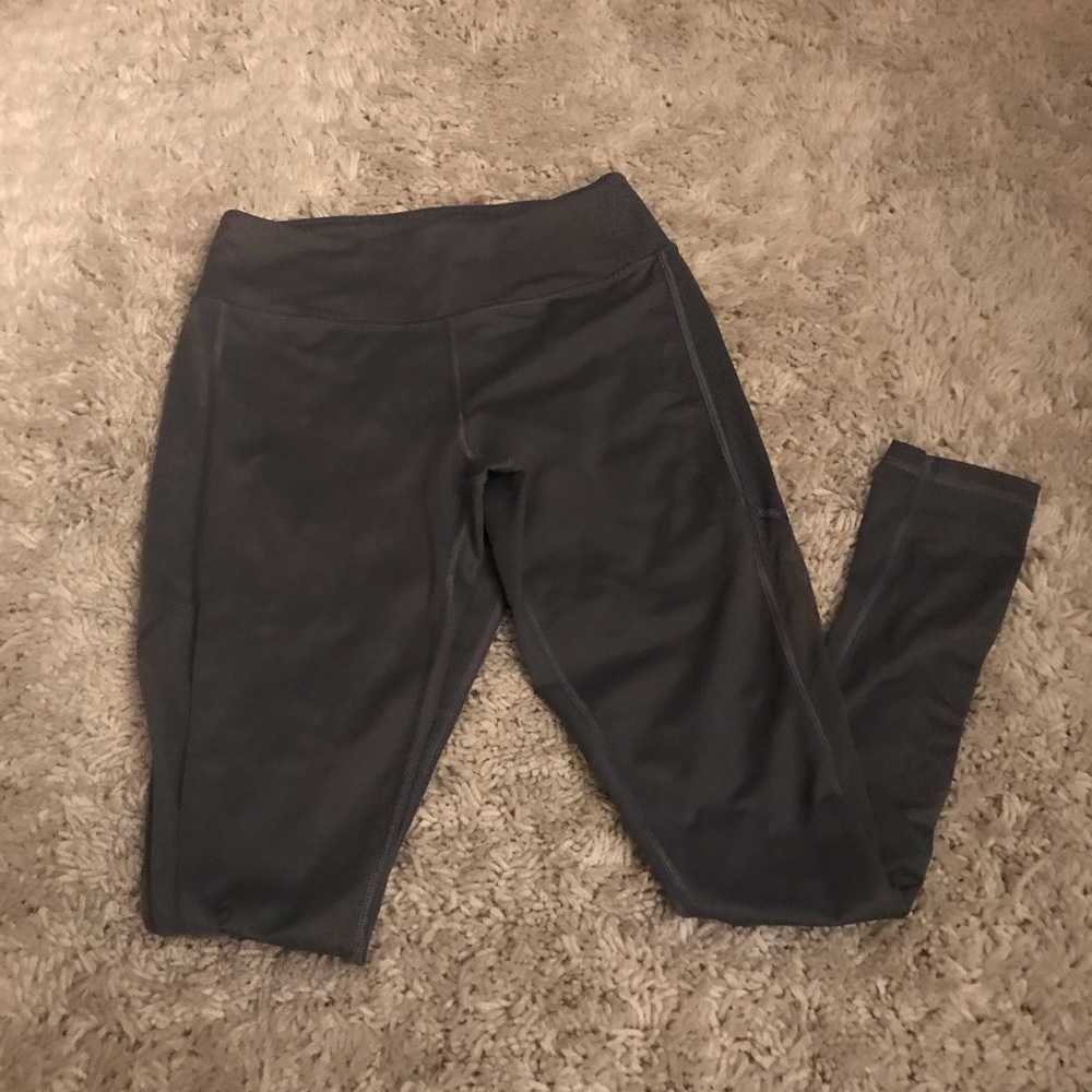 SOLD ❤️Victoria Sport Leggings